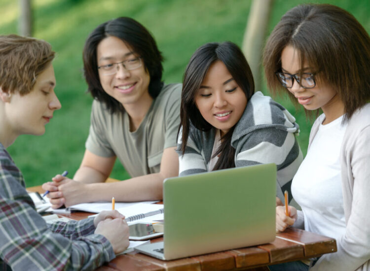 Why working professional Are more Preferring Online Degrees